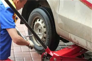 和静附近拖车24小时服务热线电话